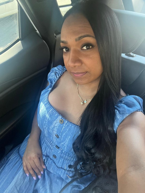 COMEME LA POLLA ESTOY LLENITA DE LECHE SOY VICIOSA Y FIESTERA