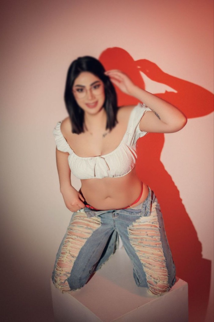 GUAPA JOVENCITA MUY CACHONDA Y IMPLICADA