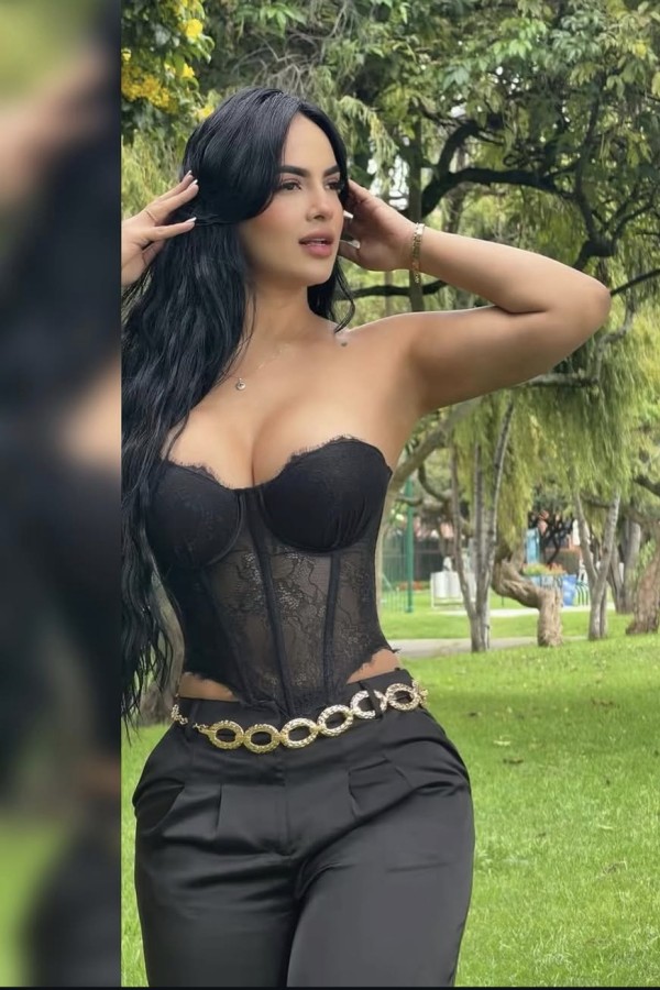 La morena más caliente