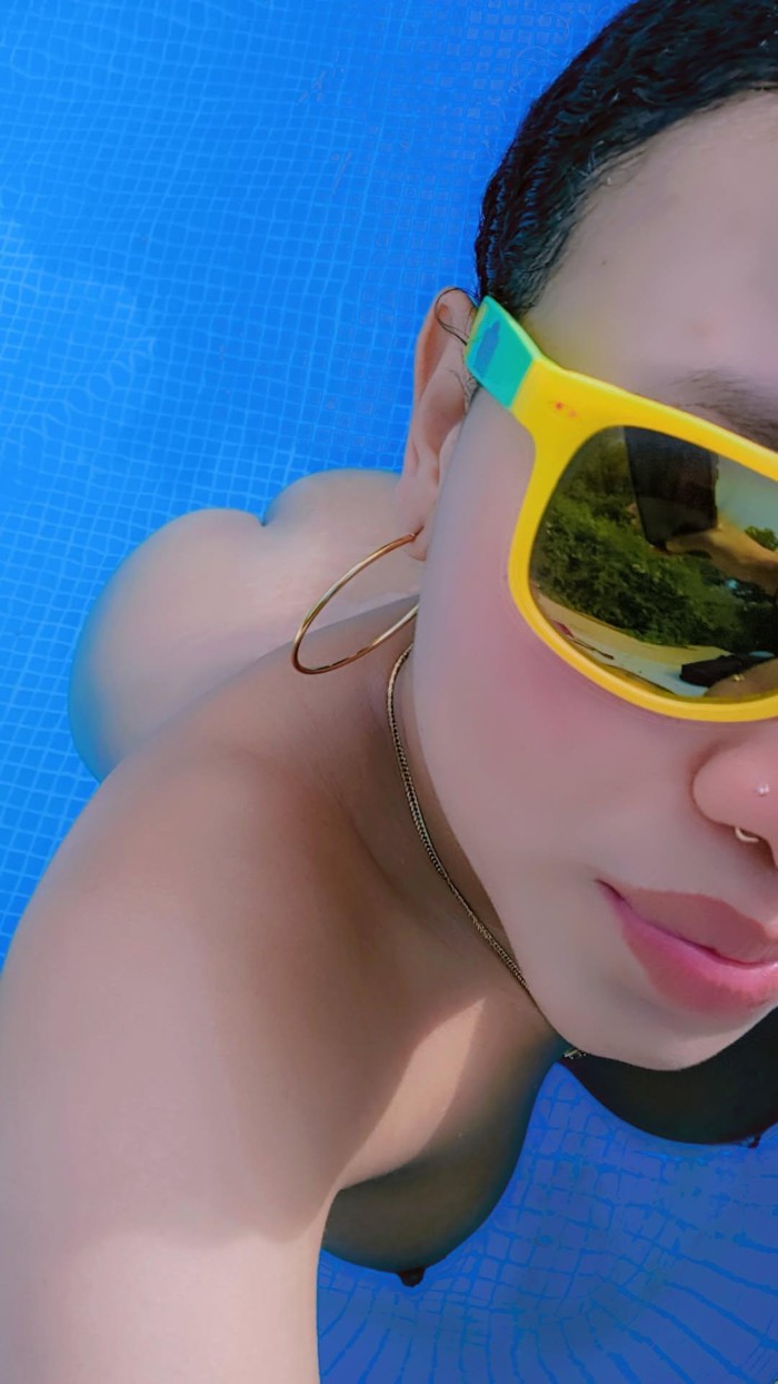 LIZETH, LA EXTRACTORA DE LECHE Y PLACER A TOPE