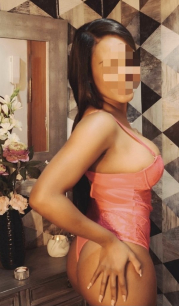 Novedad 20 años caliente cerradita ricas posturas