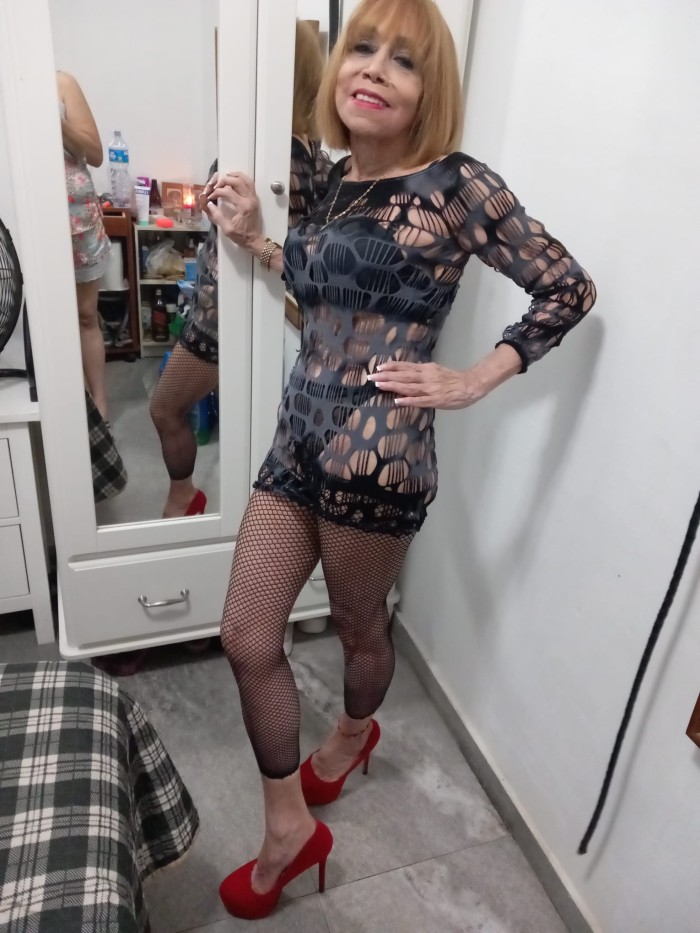 SEÑORA MADURA RUBIA BRASILEÑA CON MUCHA EXPERIENCI