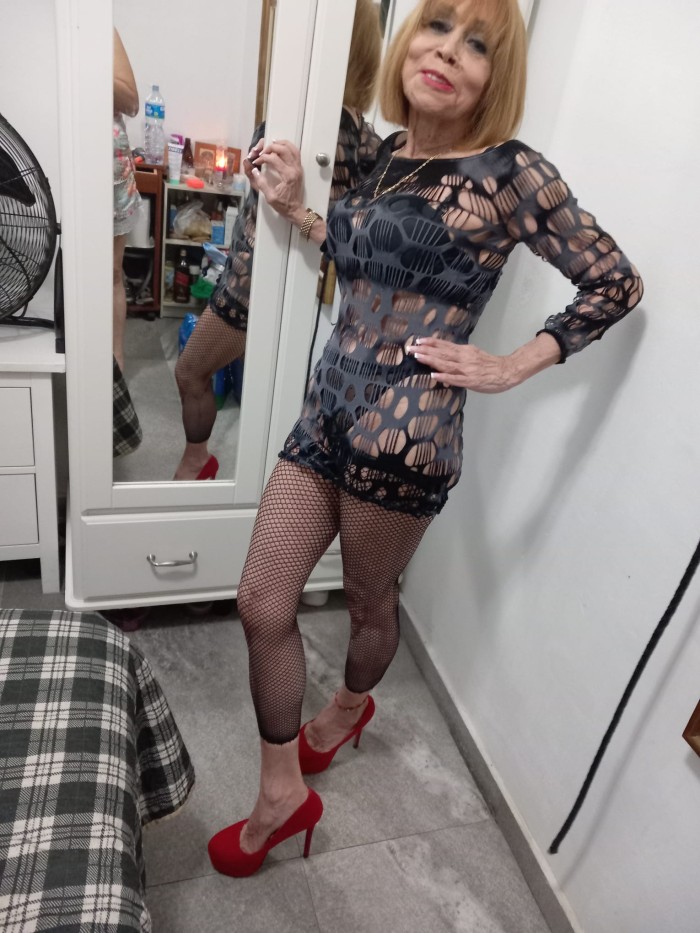 SEÑORA MADURA RUBIA BRASILEÑA CON MUCHA EXPERIENCI