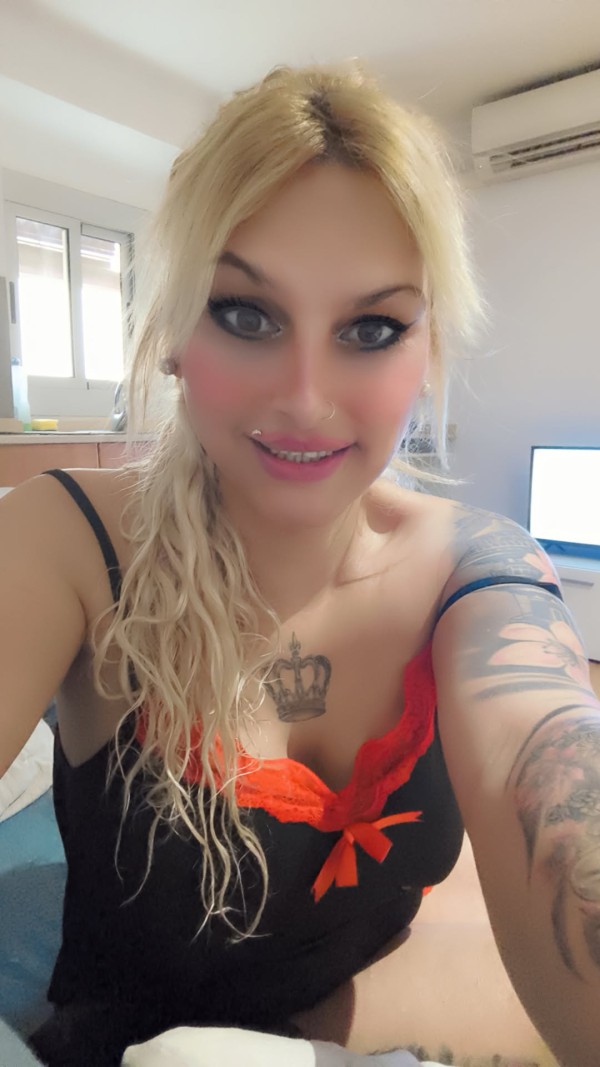 La pequeñita mistress victoria catalana gallega española BDSM ABDL sexo