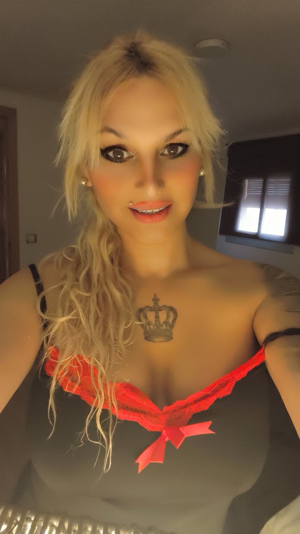 La pequeñita mistress victoria catalana gallega española BDSM ABDL sexo