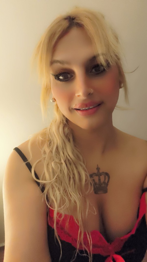 La pequeñita mistress victoria catalana gallega española BDSM ABDL sexo