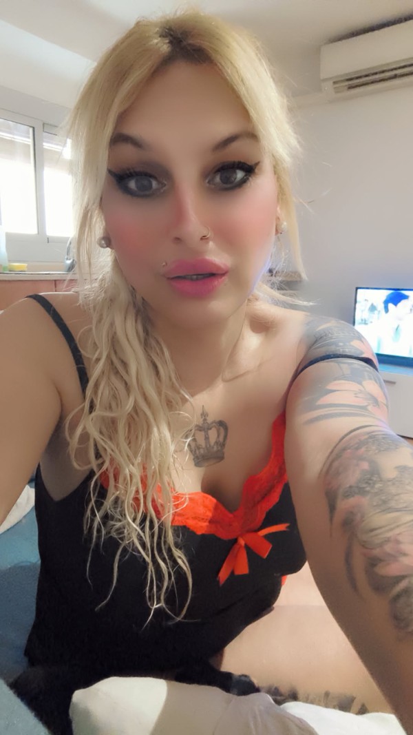 La pequeñita mistress victoria catalana gallega española BDSM ABDL sexo