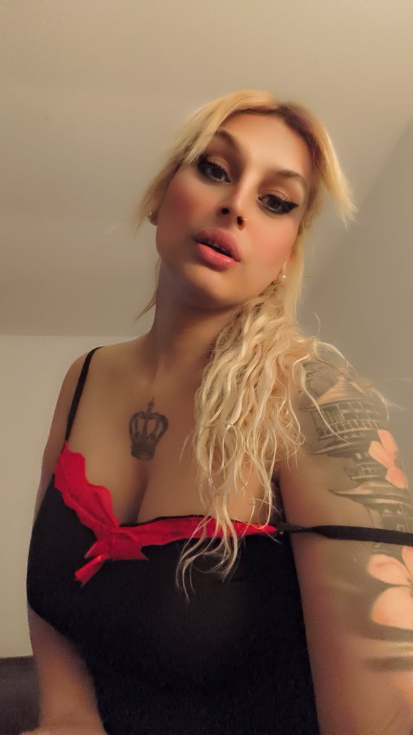 La pequeñita mistress victoria catalana gallega española BDSM ABDL sexo