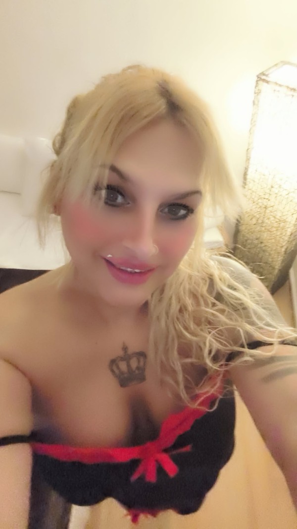 La pequeñita mistress victoria catalana gallega española BDSM ABDL sexo