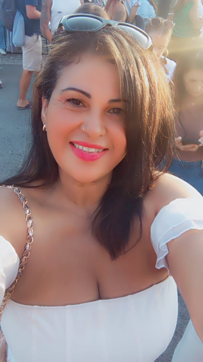 FIESTERA MUY ARDIENTE DISPUESTA A SORPRENDERTE 24/7