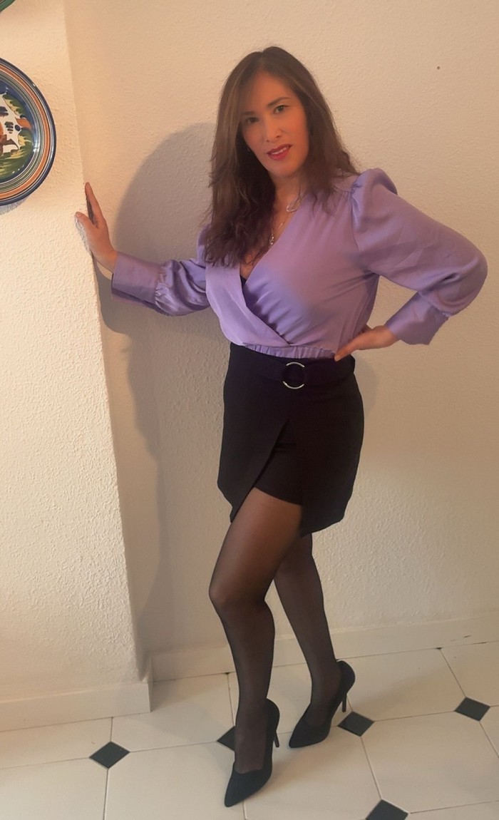 SERE TU PROFESORA 24H ACTIVA PARA TI .. VICIO TOTA