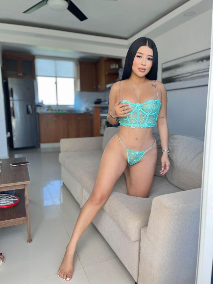 latina muy atrevida con ganas de disfrutar