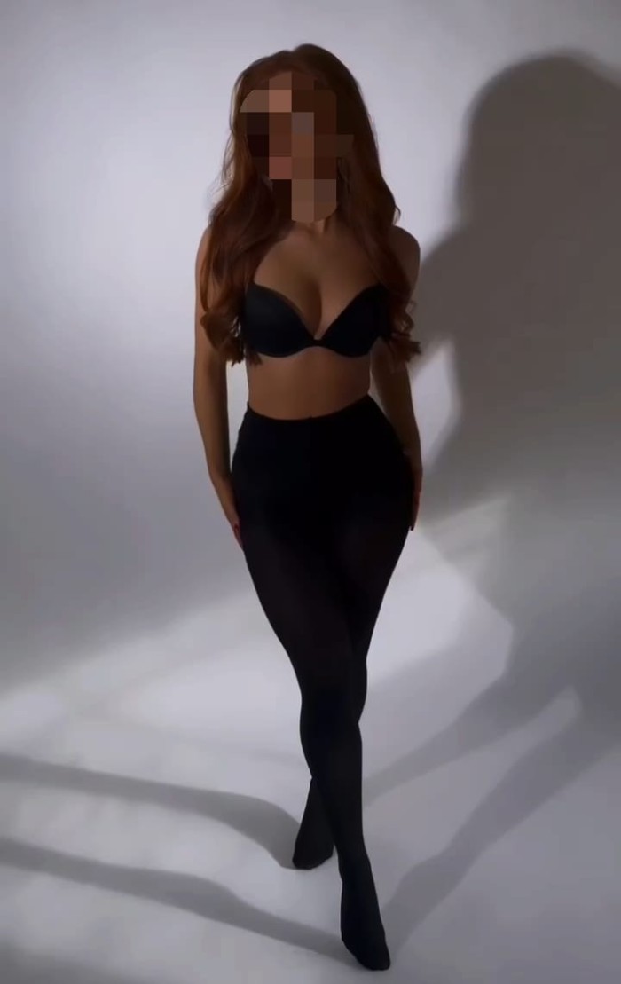 Mulata encantadora con piel canela en Talavera