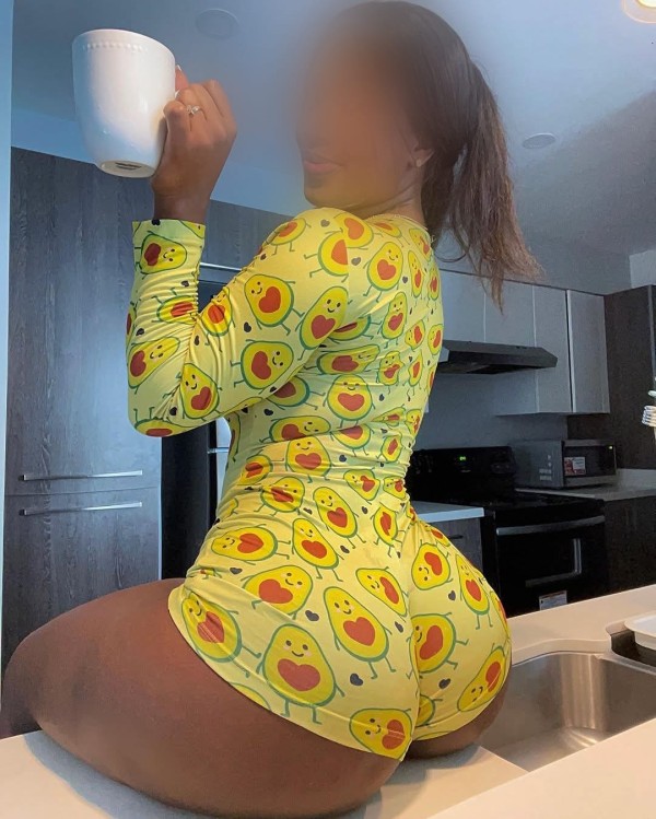 HERMOSA MUJER CULONA TETONA FIESTERA MUY COMPLACIENTE NOVEDAD MUCHO GRIEGO