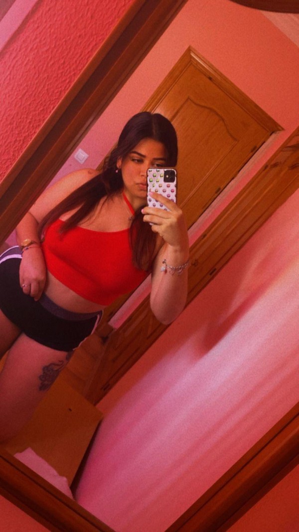 CHICA JOVEN