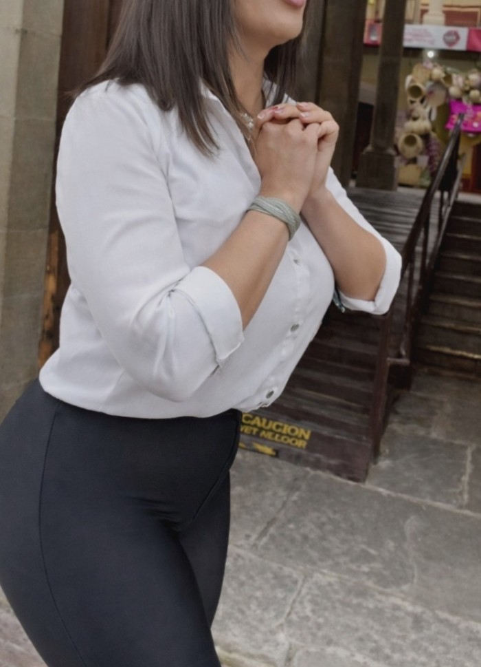 MADURA ELEGANTE DOMINÁ FANTASÍAS DESPLAZÓ PARTICUL