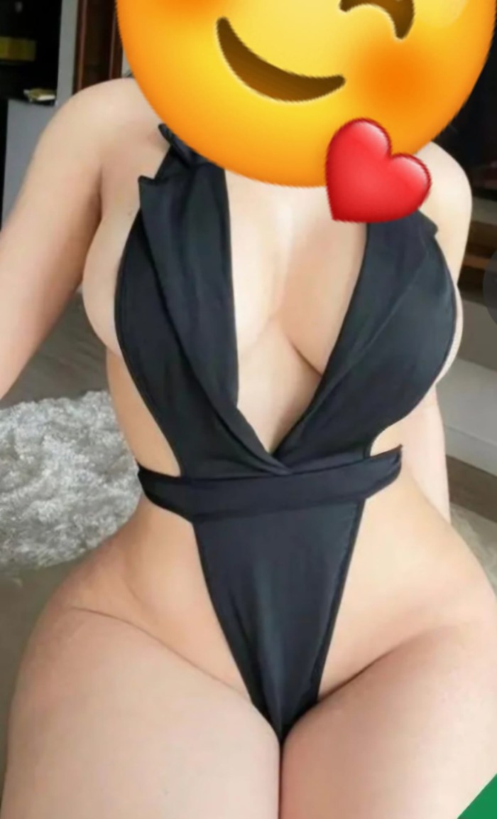 MUJER COMPLACIENTE FIESTERA EL MEJOR FRANCES