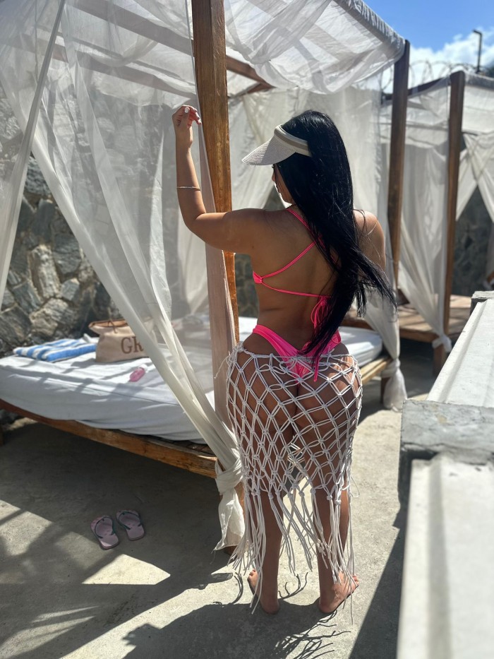 SENSUAL VENEZOLANA CURVILINEA EN NUEVA ANDALUCÍA