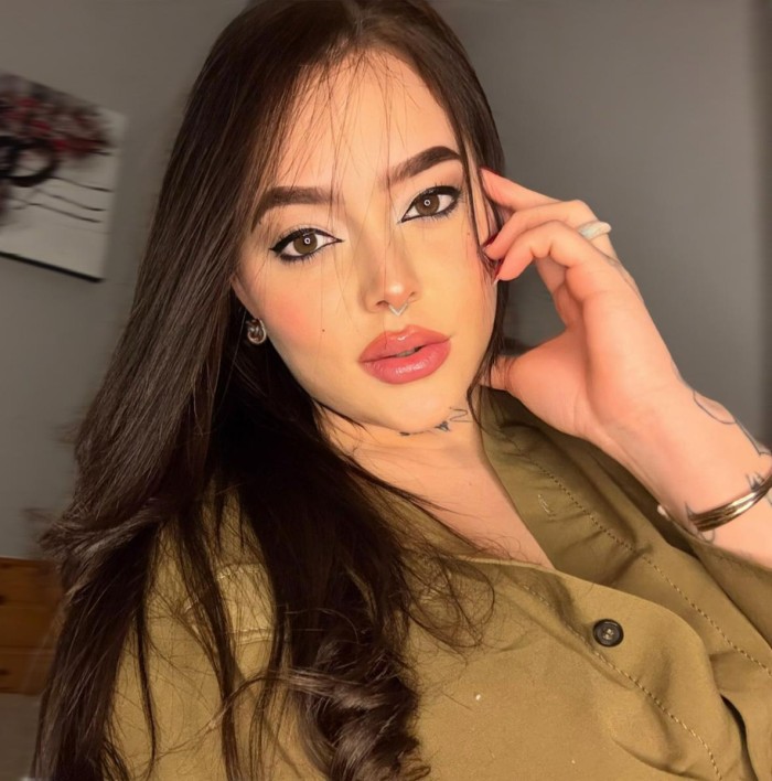 SALOME CHICA ARDIENTE JUGUETONA COMPLACIENTE EN CORUÑA