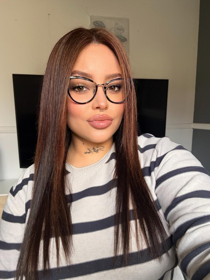 SALOME CHICA ARDIENTE JUGUETONA COMPLACIENTE EN CORUÑA