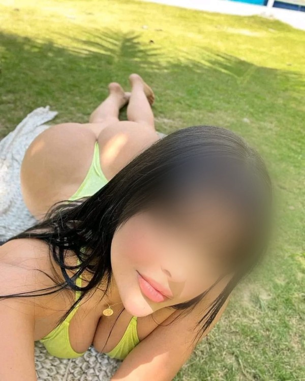 MUJER BELLA SUPER CULONA, MASAJISTA MUY CALIENTE NOVEDAD FOTOS CASERAS