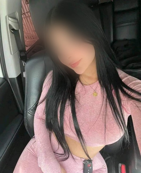 MUJER BELLA SUPER CULONA, MASAJISTA MUY CALIENTE NOVEDAD FOTOS CASERAS