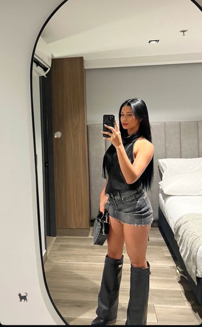 EN MALAGA SENSUAL ARDIENTE FIESTERA MORENAZA