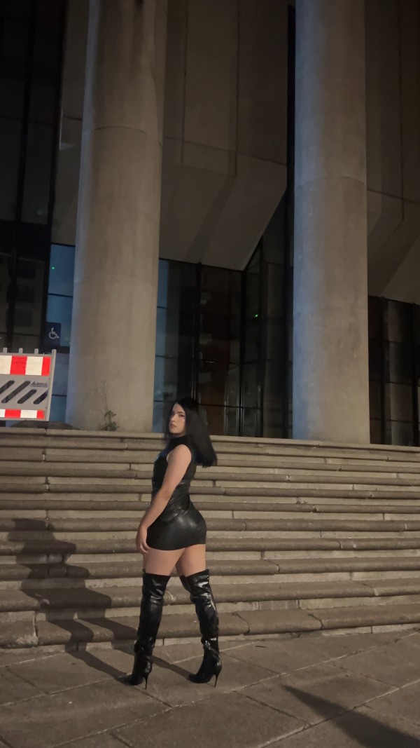 Tu chica trans recién llegada a España Fiestera Fotos 100% real