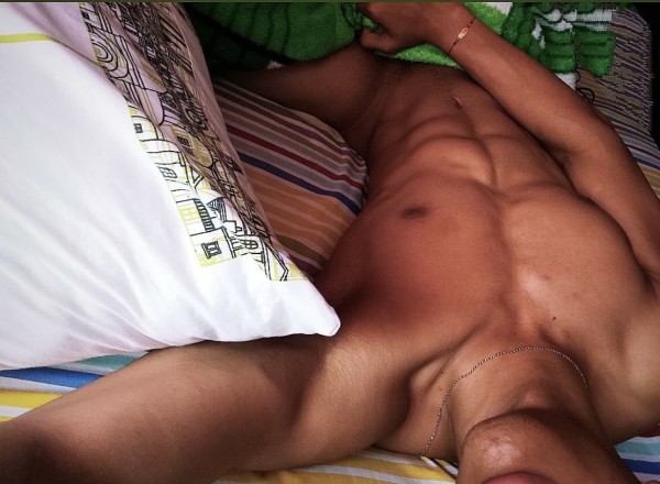 Chico colombiano DOTADO EN TORREMOLINOS