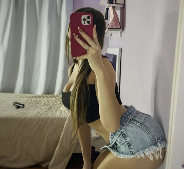 TIERNA JOVEN IMPLICADA DISPONIBLE