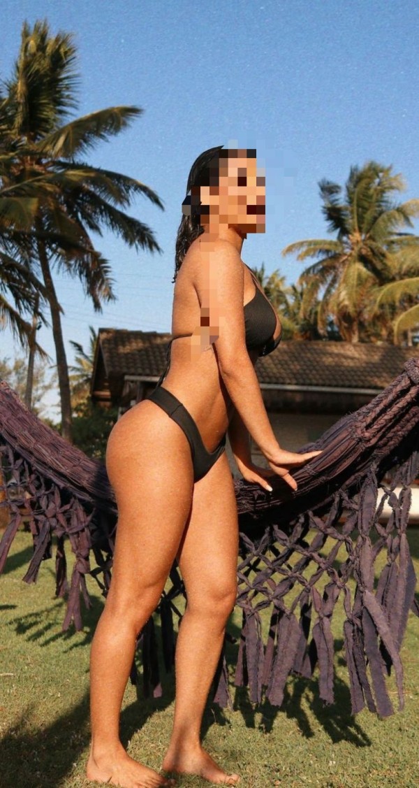 Morenita cachonda Fotos reales