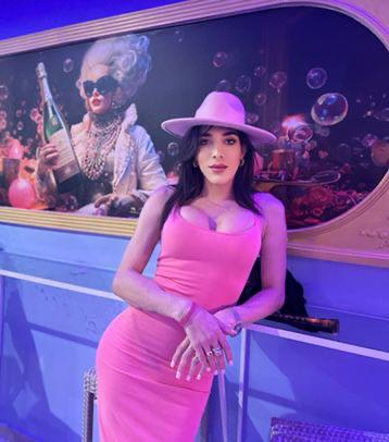 VALENTINA POLLONA SEXY CACHONDA MUY FIESTERA