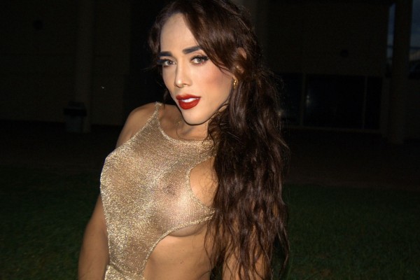 VALENTINA POLLONA SEXY CACHONDA MUY FIESTERA