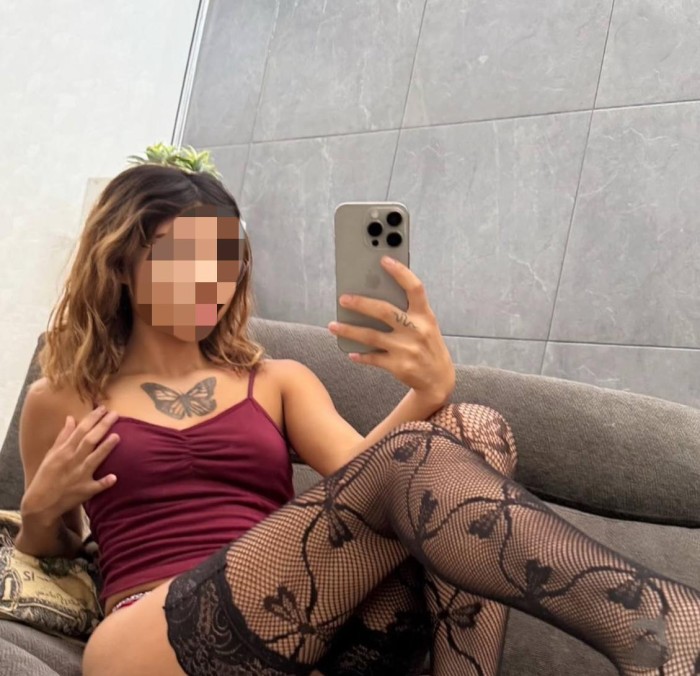 DANI, ARDIENTE, ADICITIVA y lista para PRVOCARTE