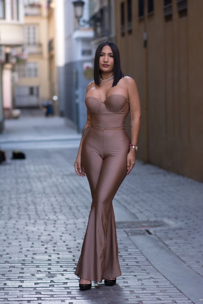 La tentación más prohibida de Marbella super SEXY