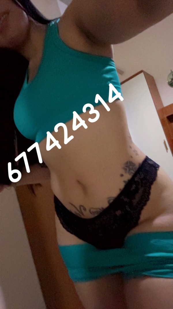 Latina ardiente y coqueta