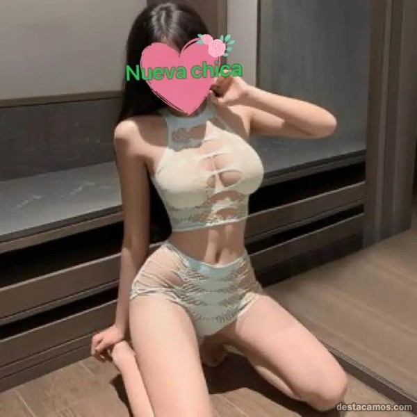Dos Nueva china Orientale jovenes en ibiza FOTO real