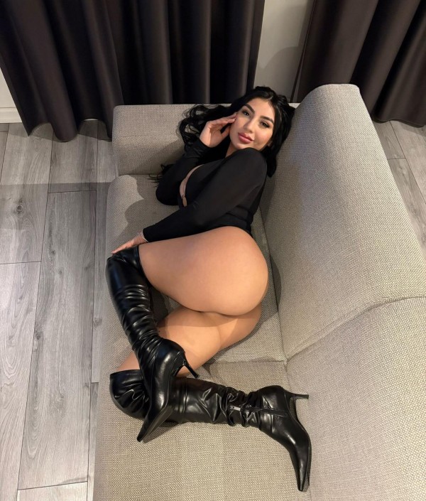 Danna – Venezolana Acompañante de Lujo en Ibiza