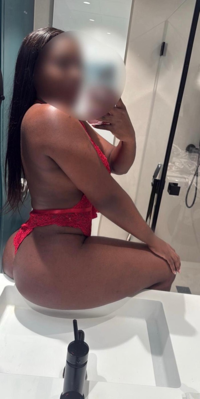 RICA ESCORT Y LUJURIOSA
