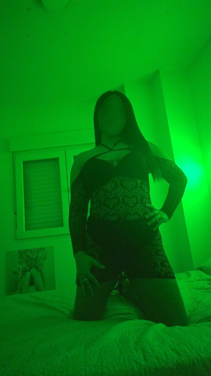 PAOLA, VENEZOLANA JUGUETONA