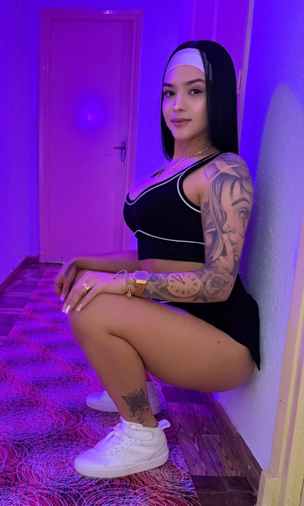 CORUÑA BASTA DE ENGAÑOS HERMOSA LUCIANA LATINA