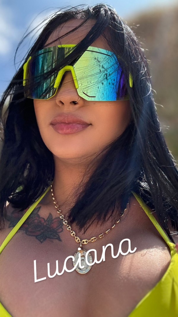 CORUÑA BASTA DE ENGAÑOS HERMOSA LUCIANA LATINA