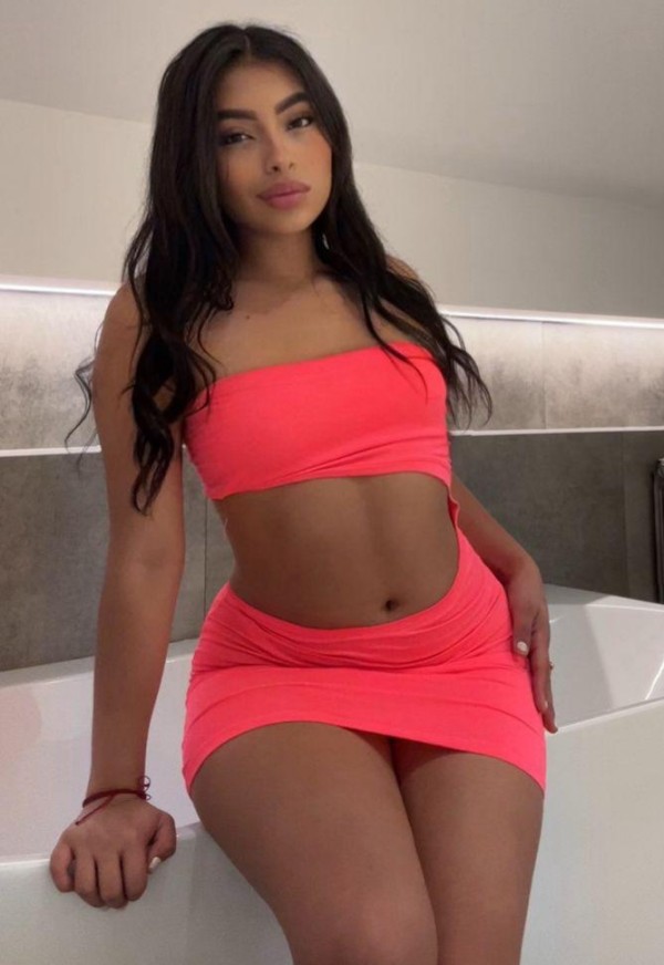 Te abrire las puertas a mi mundo de placer…