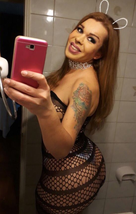 MEGAN TRANS GORDITA CON CURVAS CON UN GRAN CARAMELO PARA TI