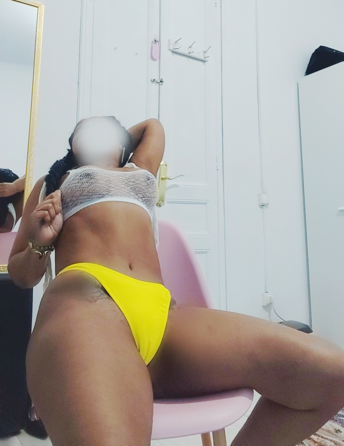 Caliente guapa cariñosa esperándote