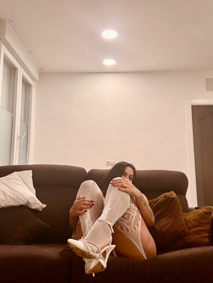 LINA BRASILEÑA LA MÁS TOP DE LA CIUDAD