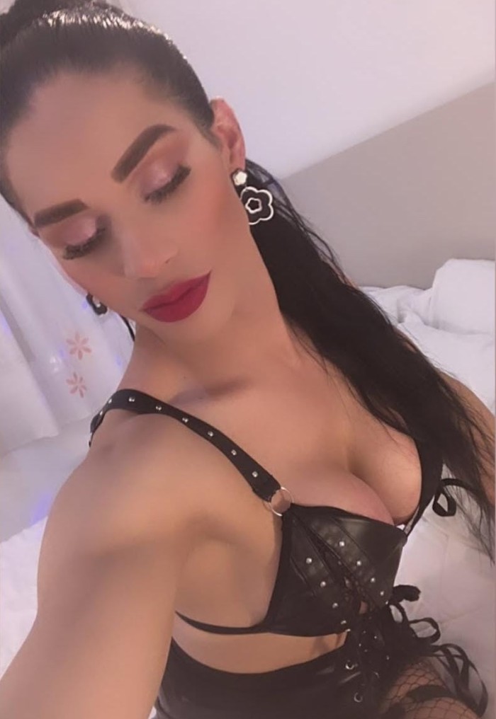 672025963 FEMENINA VICIOSA DOTADA CAÑERA