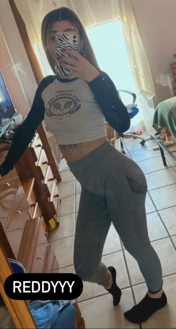 HOLA SOY LAURA 22 AÑOS SALOU ESPAÑOLA