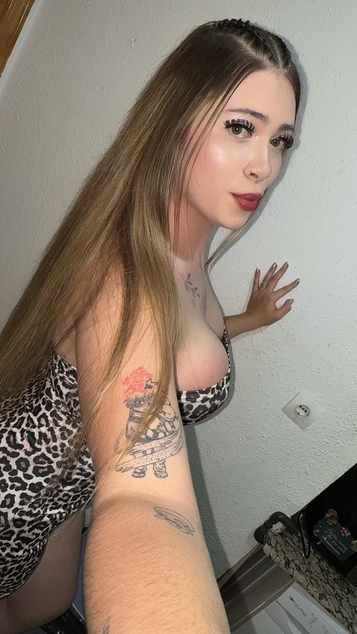 TRANS FEMENINA DOMINANTE FIESTERA EN PONFERRADA