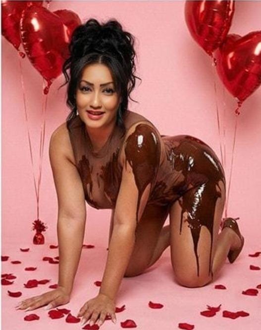 ARENAL Chica recién llegada ala isla ven ami